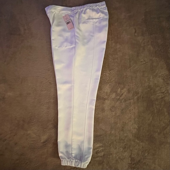 Quality Brand White Joggers - Picture 3 of 6